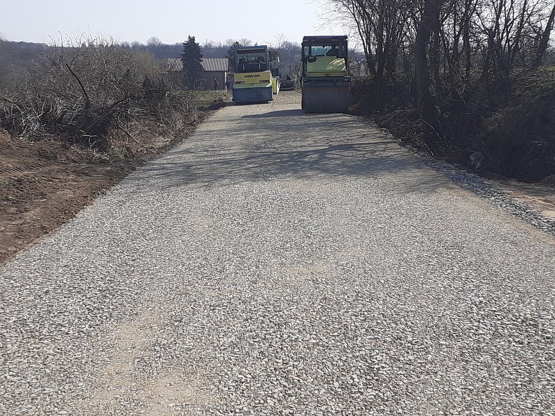 Przebudowa drogi wewnętrznej w miejscowości Nasławice